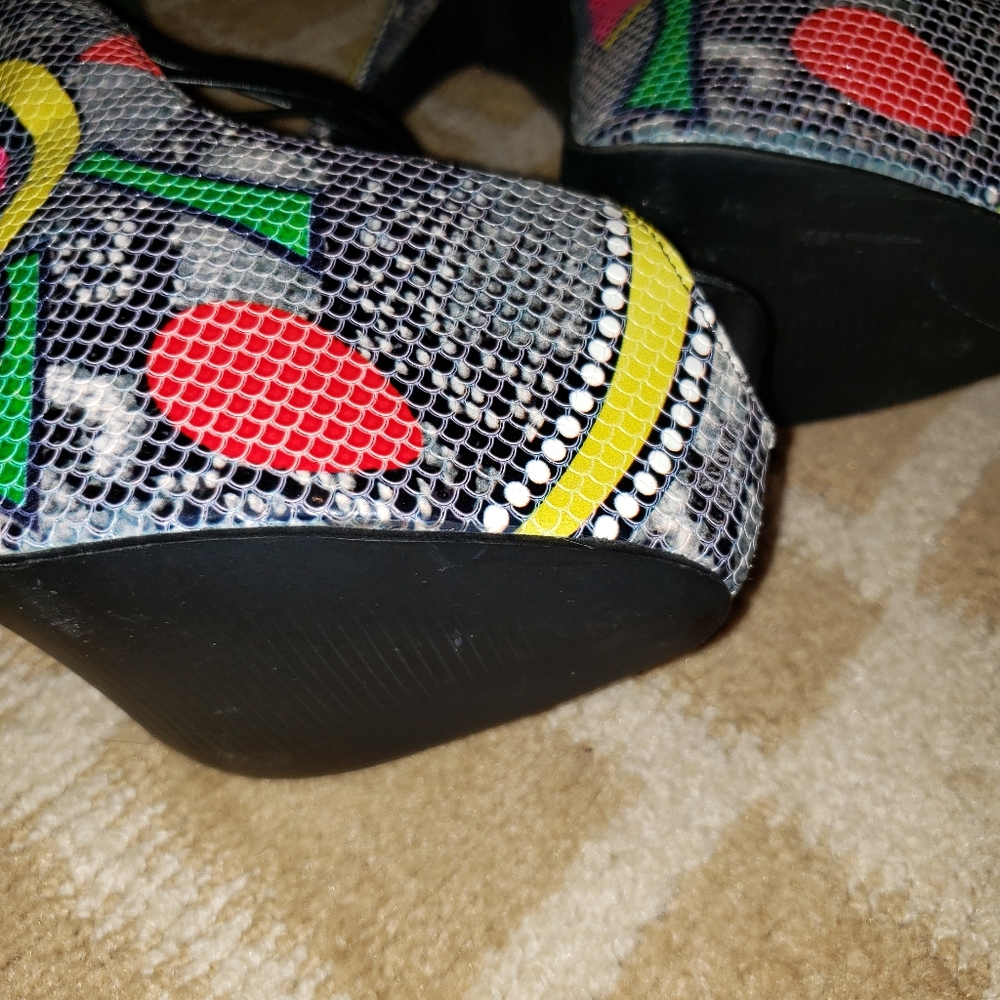 Shoes - Picture 3 of 3